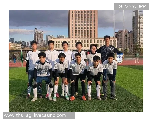 中国足球队奋勇拼搏展现风采期待在国际赛场上再创辉煌